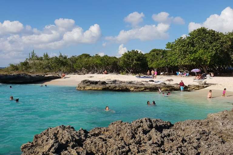 Grand Cayman snorkeling beach