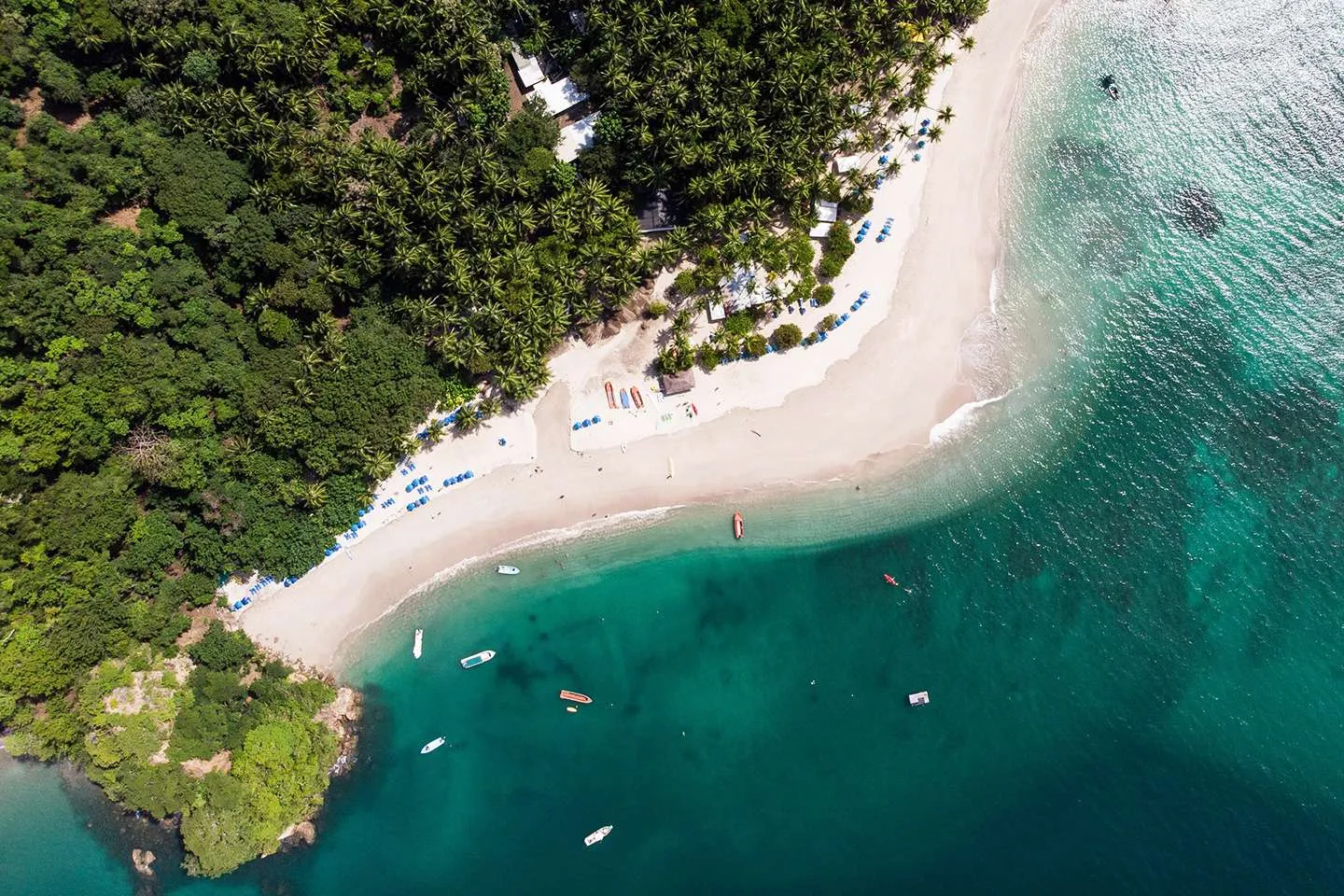 La Isla Tortuga aerial photo