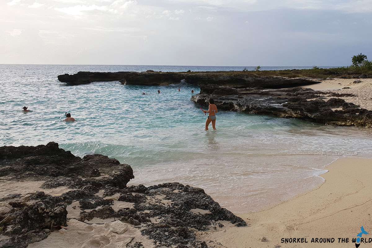 people snorkeling at Smiths Barcadere Cove