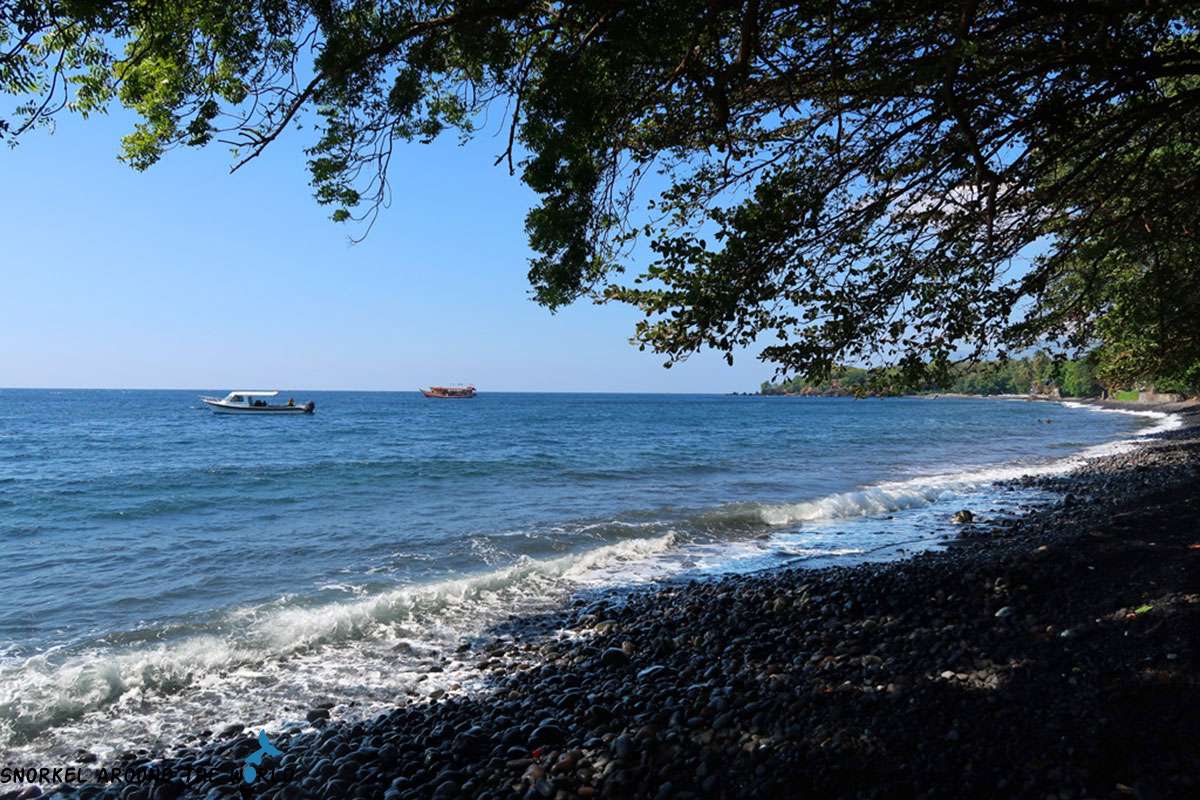 Tulamben shipwreck beach access